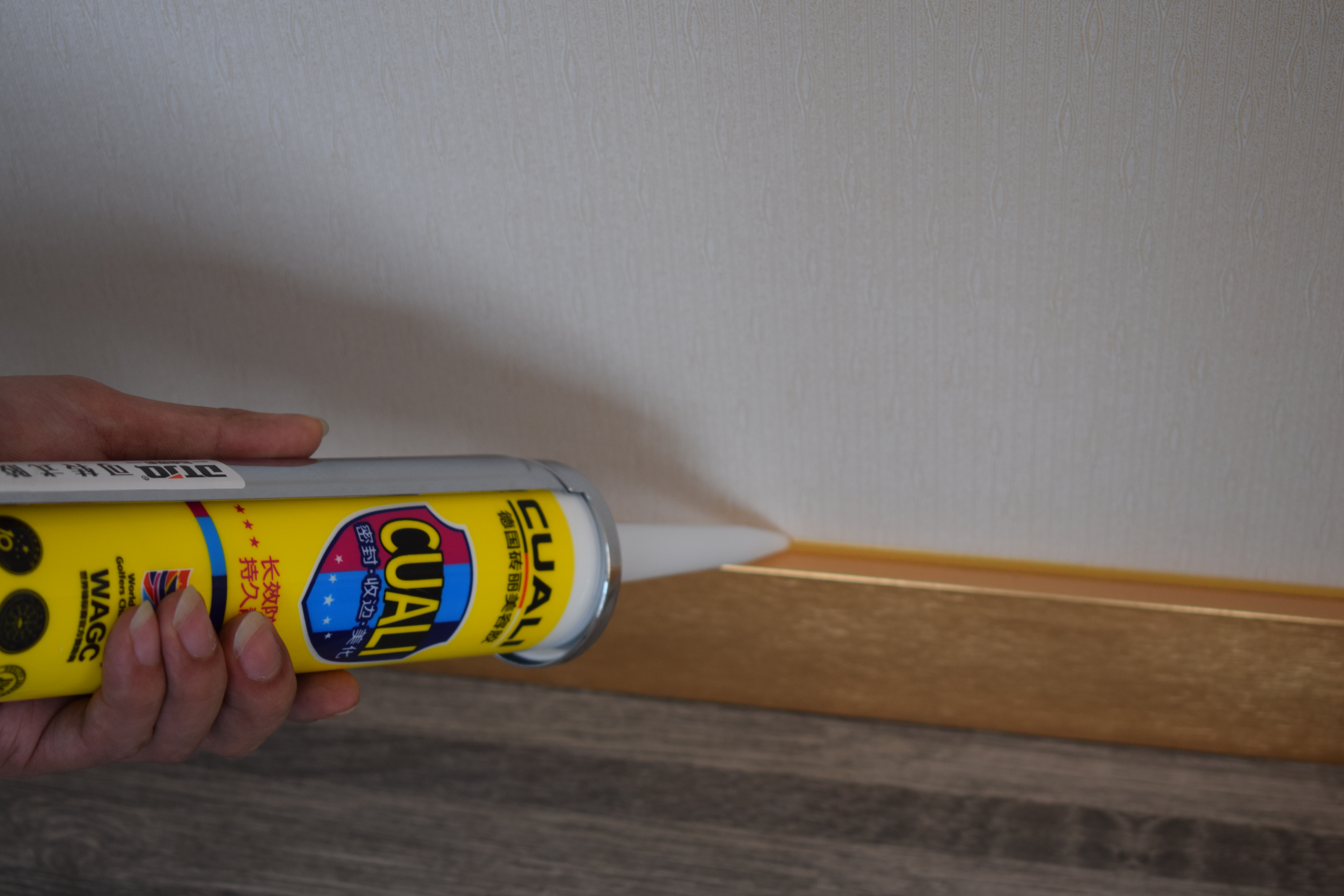 玻璃胶和美容胶,哪种更好?